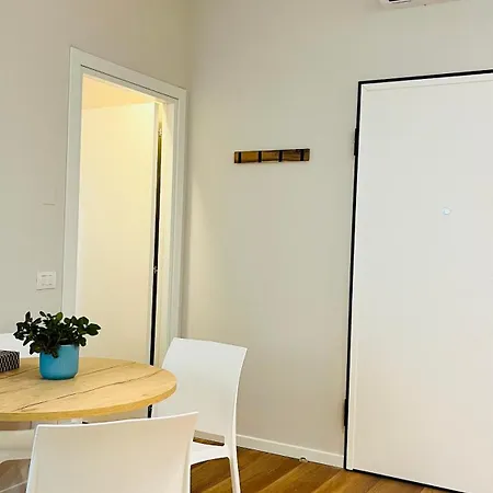 Leila's Forever - Apartament