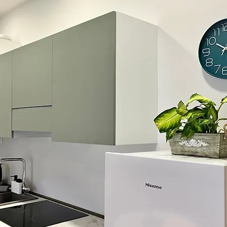 Leila's Forever - Apartment *