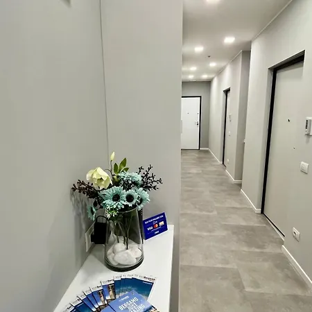 Leila's Forever - Apartment *