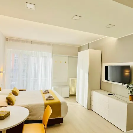 Leila's Forever - Apartment *