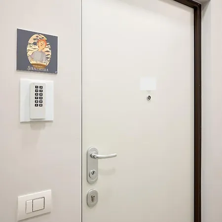 Leila's Forever - Apartment *