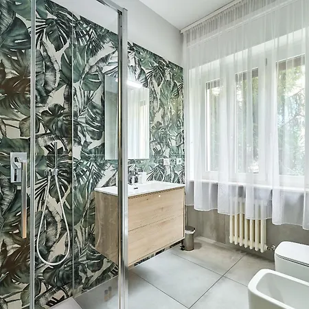 Leila's Forever - Apartment